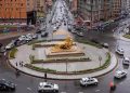រង្វង់មូលរូបសំណាកតោពីរ The two-lion statues