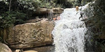 រមណីយដ្ឋានទឹកធ្លាក់ព្រះអង្គផ្ទុំភ្នំតារាល