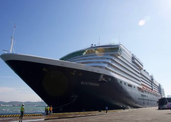 នាវា Westerdam នាំទេសចរចម្រុះជាតិសាសន៍ជិត ២ ០០០នាក់ មកកម្សាន្តកម្ពុជា