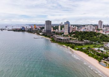 ឆ្នេរម្លប់ជ្រៃ (Mlup Chrey Beach)